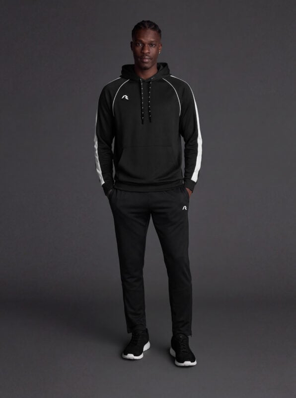 Hoodie Afiki – Crna / Bijela, na modelu